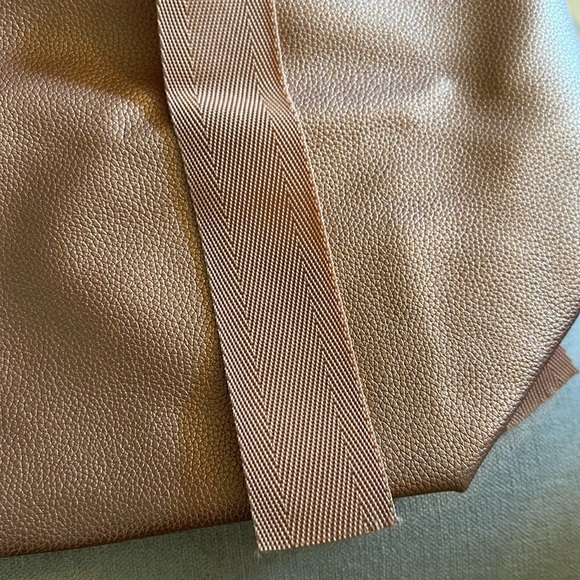Saks Fifth Avenue PVC Metallic Rose Gold Tote Bag - Picture 7 of 12